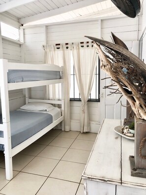 5 bedrooms, travel cot, free WiFi, bed sheets