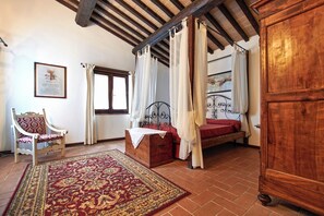 7 soverom, strykejern/-brett, wi-fi og sengetøy