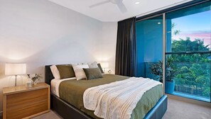 3 bedrooms, desk, iron/ironing board, travel crib
