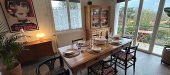 Renovated house in H. Côtes de Beaune, peaceful setting between vineyards and countryside.