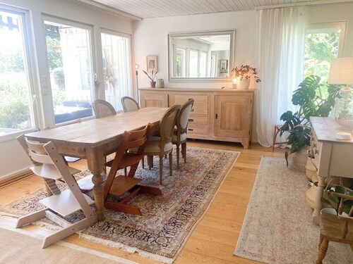  3-bedroom apartment opposite the lake