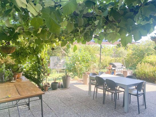  3-bedroom apartment opposite the lake