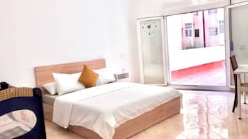 2 habitaciones, tabla de planchar con plancha, wifi y ropa de cama