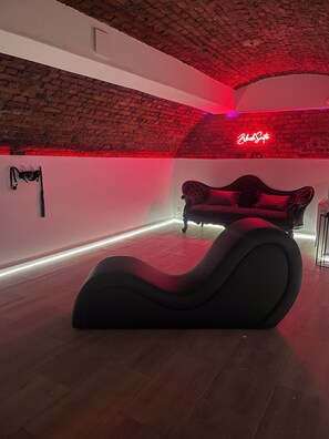 Interior - ⚜️Black Suite⚜️- Spa & Cave secrète (Saint-Quentin)
