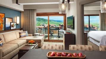 Smart TV, fireplace, DVD player