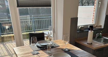 Gemütliche Terrassenwohnung mit Blick zur kleinen Weser; 350 m bis zur City