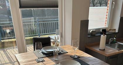 GemĂŒtliche Terrassenwohnung mit Blick zur kleinen Weser; 350 m bis zur City