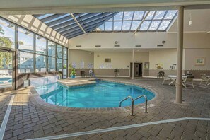 Piscine couverte, piscine extérieure