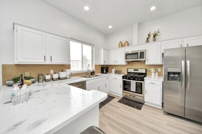 Charming 3-bedroom house in lovely Katy with WiFi, sleeps 8