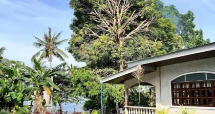 Seafront Vacation House w/ Pool