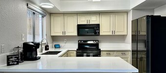 Huge Home Minutes From The Strip