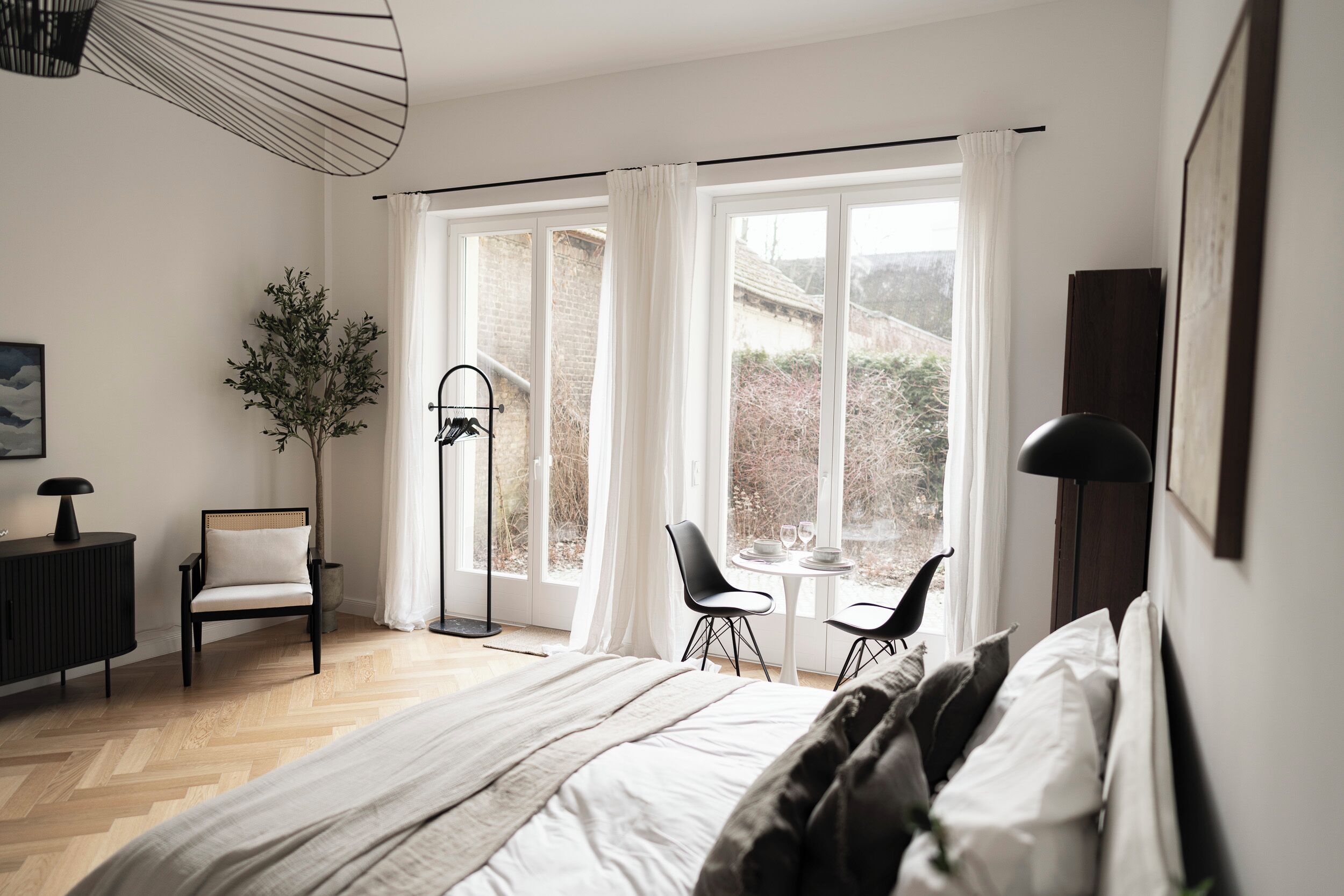 1 habitación, tabla de planchar con plancha, wifi gratis y ropa de cama 