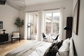 1 habitación, tabla de planchar con plancha, wifi gratis y ropa de cama 