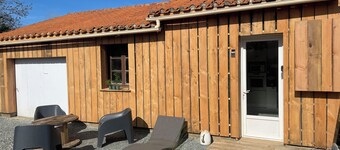 Lakeside country house. 25 min from puy du fou. Nature and calm