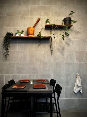 Dining - Beautiful Private House in Mamelles 10min to Monument, Phare & Almadies ! (Dakar)