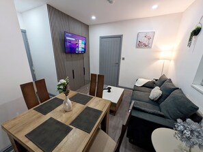 Classic Apartment | Living room - Comfortable Stay Naeem (Clayton)