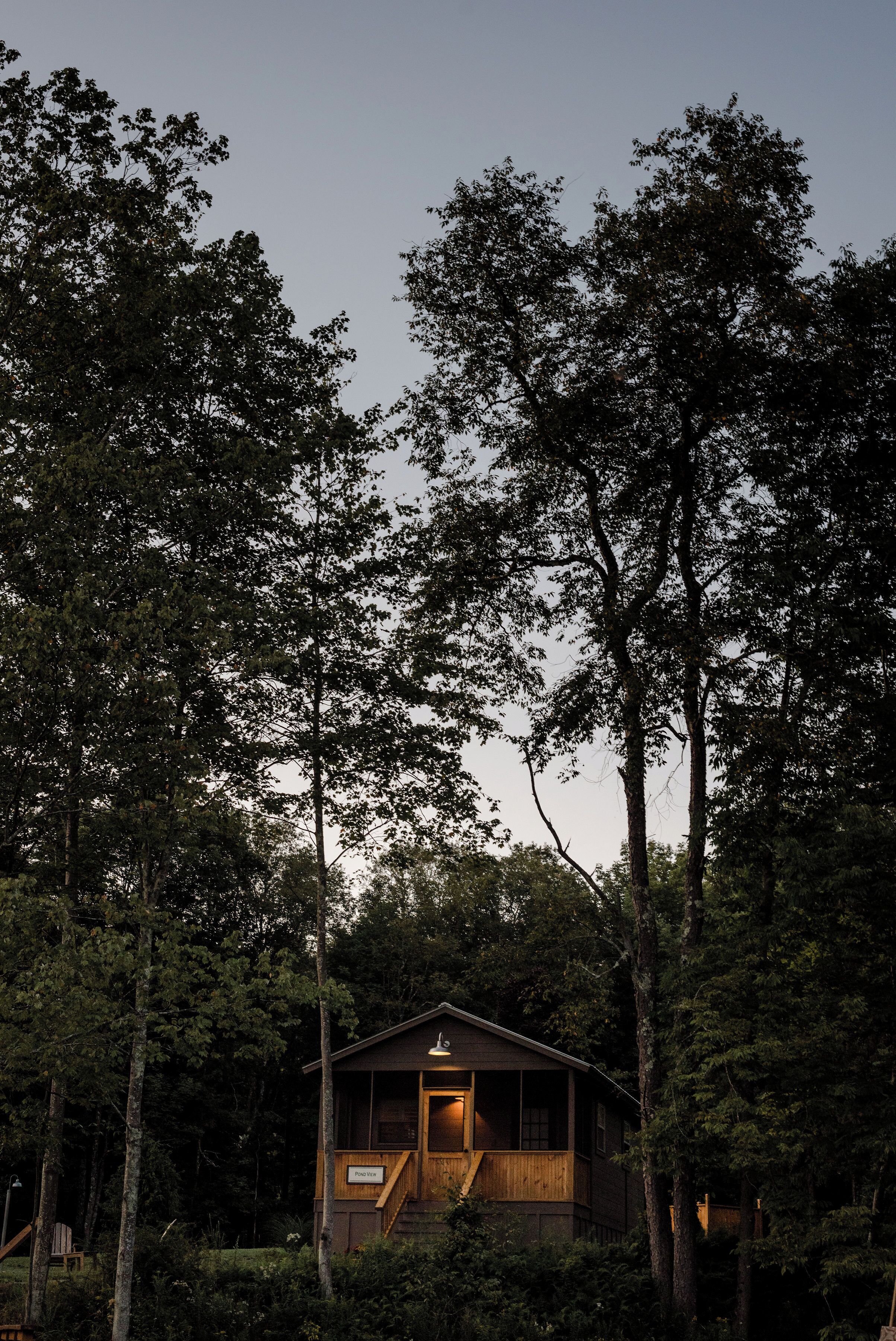 Luxury Cottage, River View | Premium bedding, minibar, soundproofing, iron/ironing board