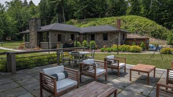 Luxury House, River View | Terrace/patio