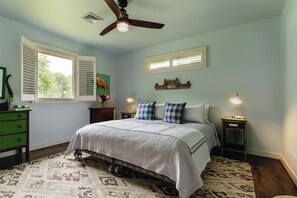 Luxury House, River View | Premium bedding, minibar, soundproofing, iron/ironing board - Antrim Streamside (Livingston Manor)