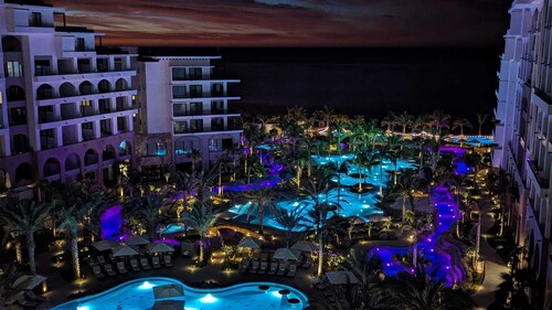 Cozy 1-bedroom in San José del Cabo with spa, gym, lazy river, and infinity pool