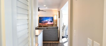 Charming 1-bedroom cottage in fabulous Galena with AC, WiFi Aiken 1083 LLC