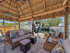 Terrace/patio - Charming 2-bedroom house in beautiful Marathon with Swim Spa, Dock, Pets Welcome (Marathon)