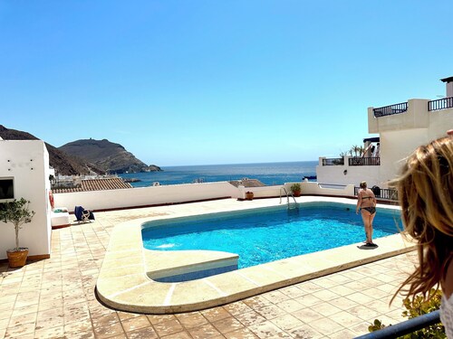 Fabulous ocean view and pool 80m from the beach in San Jose (pet friendly)