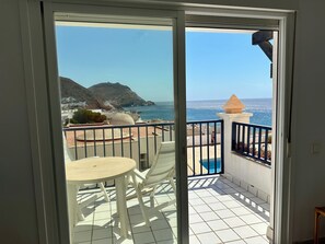 Interior - Fabulous ocean view and pool 80m from the beach in San Jose (pet friendly) (San José)