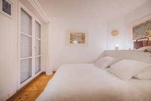 1 chambre, fer et planche à repasser, accès au Wi-Fi (inclus)