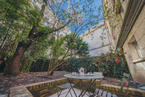 Quiet duplex with private garden and terrace