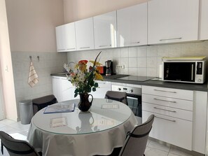 Fridge, microwave, oven, dishwasher