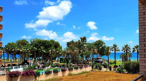 VILLA DE OROPESA VII. PRIMERA LINEA DE MAR