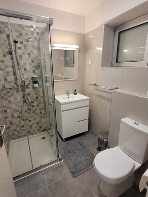 Shower, hair dryer, bidet, towels - StaynFeel 02 (Fátima)