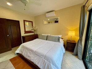 2 chambres, fer et planche à repasser, Wi-Fi, draps fournis