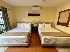 2 habitaciones, tabla de planchar con plancha, wifi y ropa de cama 
