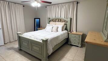 3 bedrooms, iron/ironing board, WiFi, bed sheets