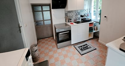 Furnished 2-room house in the countryside. Free parking