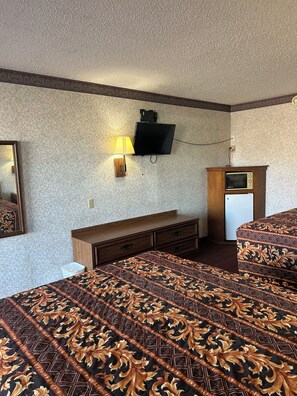 9 bedrooms, WiFi, bed sheets