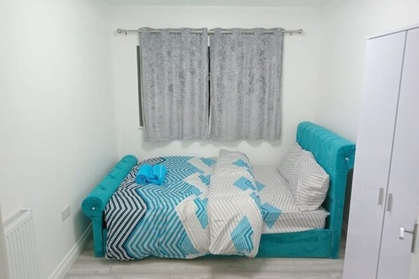 3 bedrooms, WiFi, bed sheets