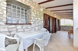 Apartment, 3 Bedrooms, Private Pool, Pool View | Dining