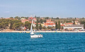 Departamento, 3 habitaciones, alberca privada, vista a la alberca | Imagen general