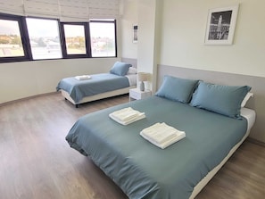 3 bedrooms, iron/ironing board, WiFi, bed sheets