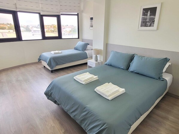 3 bedrooms, iron/ironing board, WiFi, bed sheets