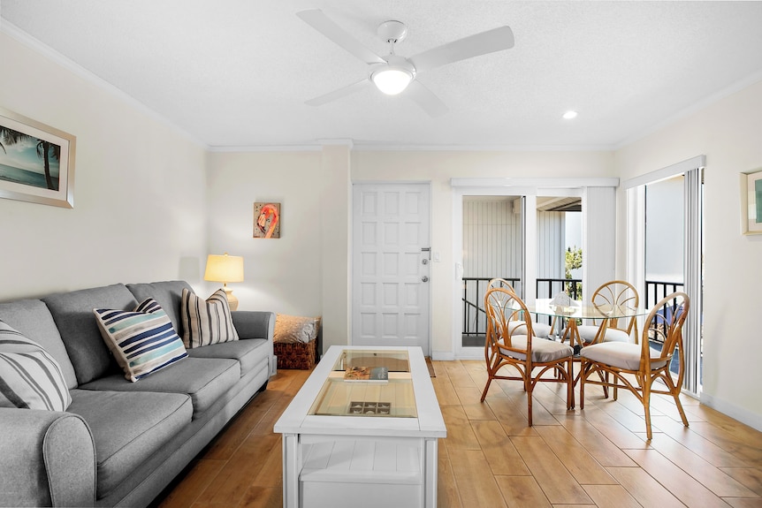 Cozy & Peaceful Lido Beach Condo Steps To The Beach And St. Armands. - Sarasota, FL