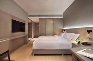 Habitación, vista a la montaña | Escritorio, espacio para trabajar con laptop y wifi gratis 