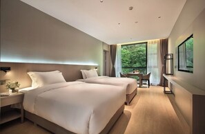 Escritorio, espacio para trabajar con un portátil, wifi gratis