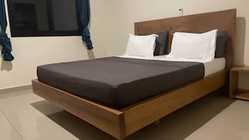 Habitación doble Deluxe, vista al océano, junto a la playa | Ropa de cama de alta calidad y camas con efecto memoria