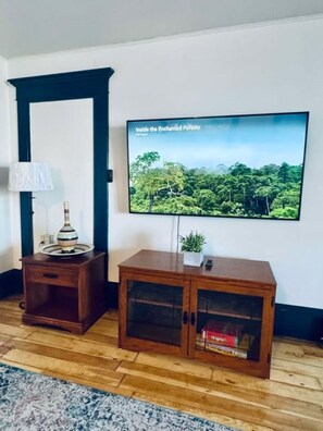 Interior - 1901 Colonial Charm (Rapid City)