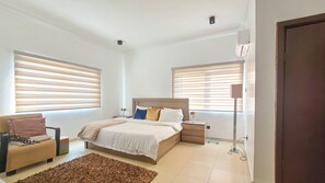 1 bedroom, WiFi, bed sheets - Cozy & Modern 1 Bedroom with AC & WiFi in Central Lekki, Lagos, Nigeria. (Lekki)