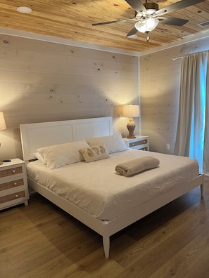 5 bedrooms, free WiFi, bed sheets, wheelchair access